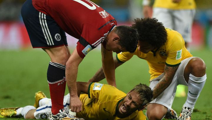 brasil-teme-que-neymar-quede-afuera-de-la-semifinal-por-el-golpe-con-zuniga-foto-afp