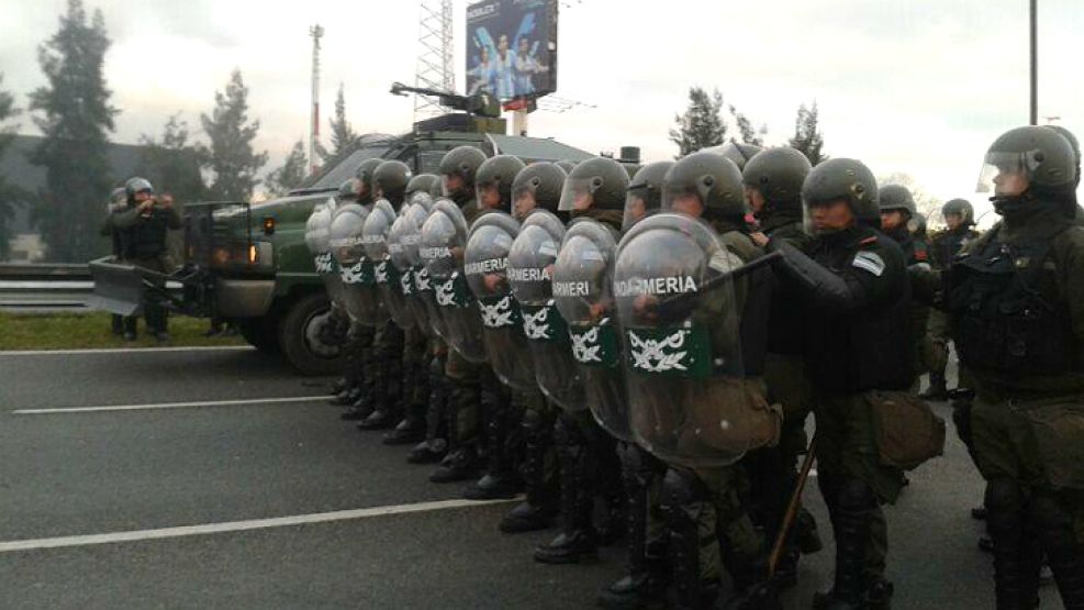 La Gendarmería usó todos los recursos para reprimir la protesta en Panamericana