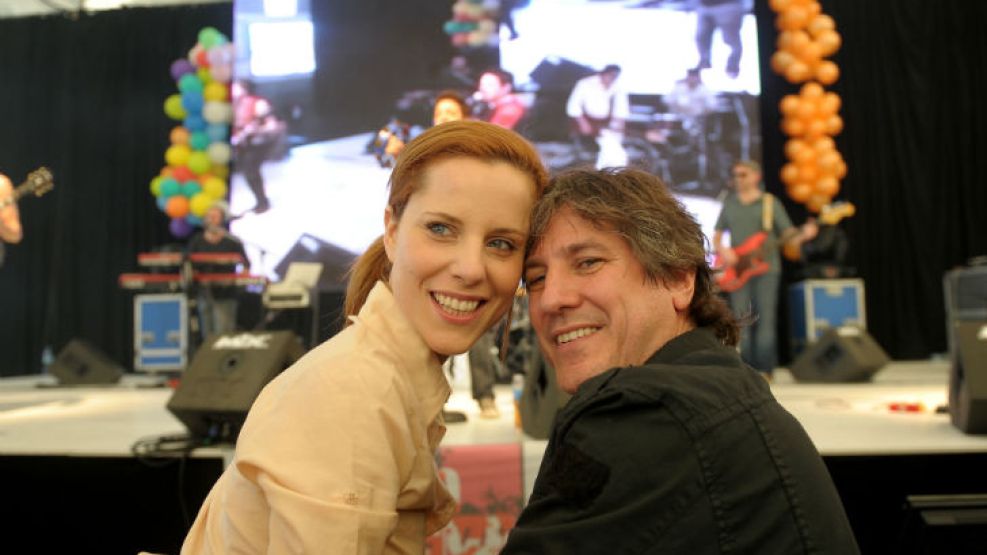 La periodista Agustina Kämpfer junto a su pareja, Amado Boudou.