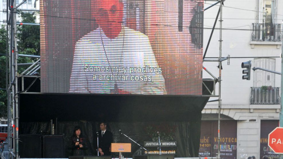 El papa Francisco pidió el esclarecimiento del atentado terrorista contra la AMIA.
