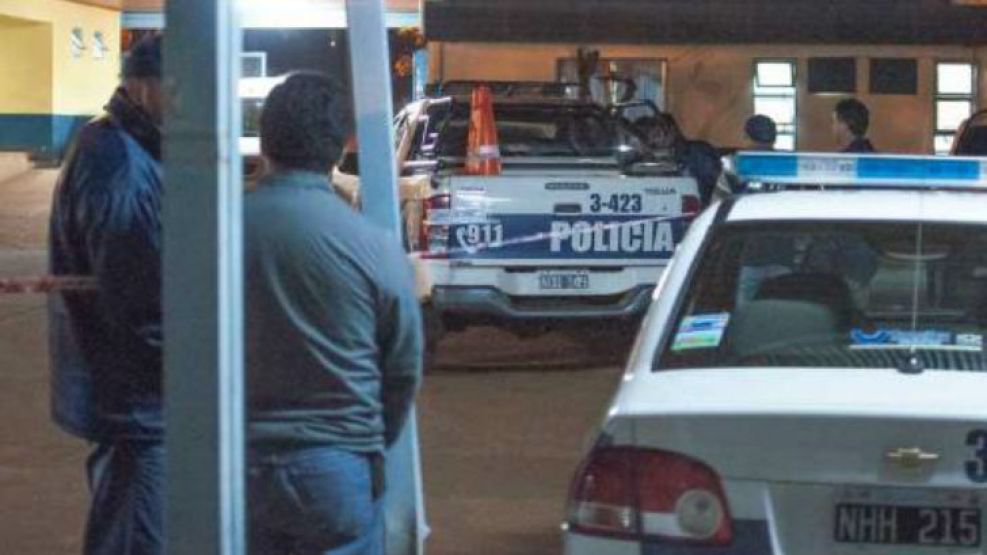 El patrullero involucrado. En la camioneta habrían matado a golpes al albañil.