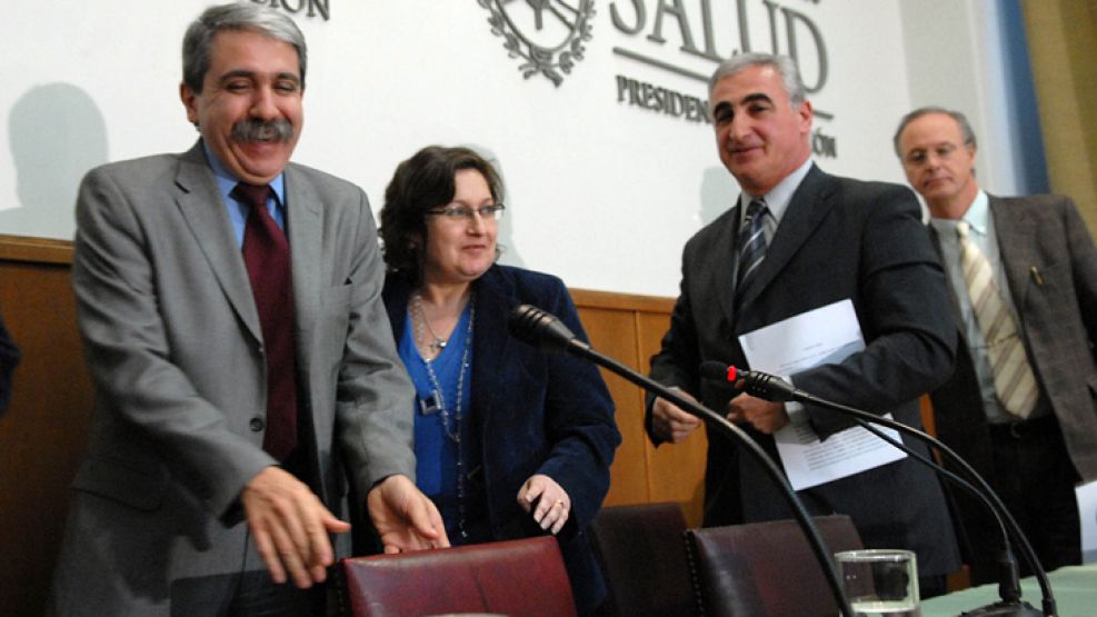 2008. Fernández, en una de las pocas fotos con José Granero, quien renunció tras el procesamiento.