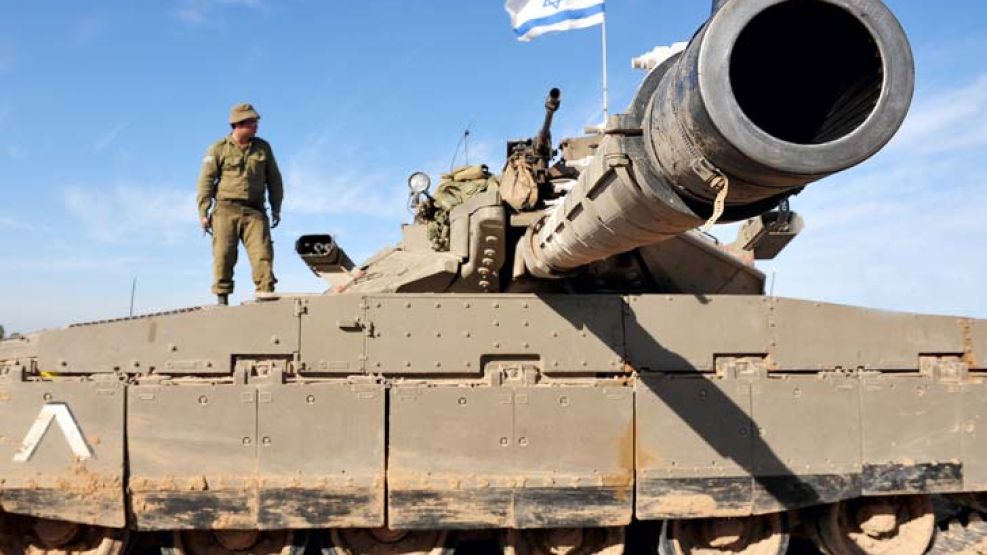 Apunten. Decenas de tanques destruyeron barrios enteros en Gaza.