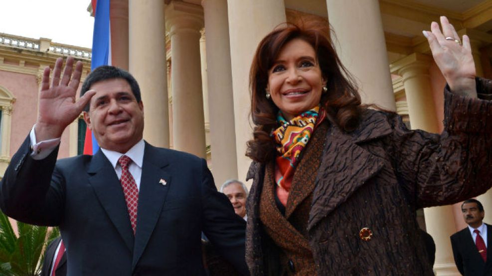 Horacio Cartes y Cristina Fernández de Kirchner firmaron acuerdos bilaterales, sobre la economía de ambos países.