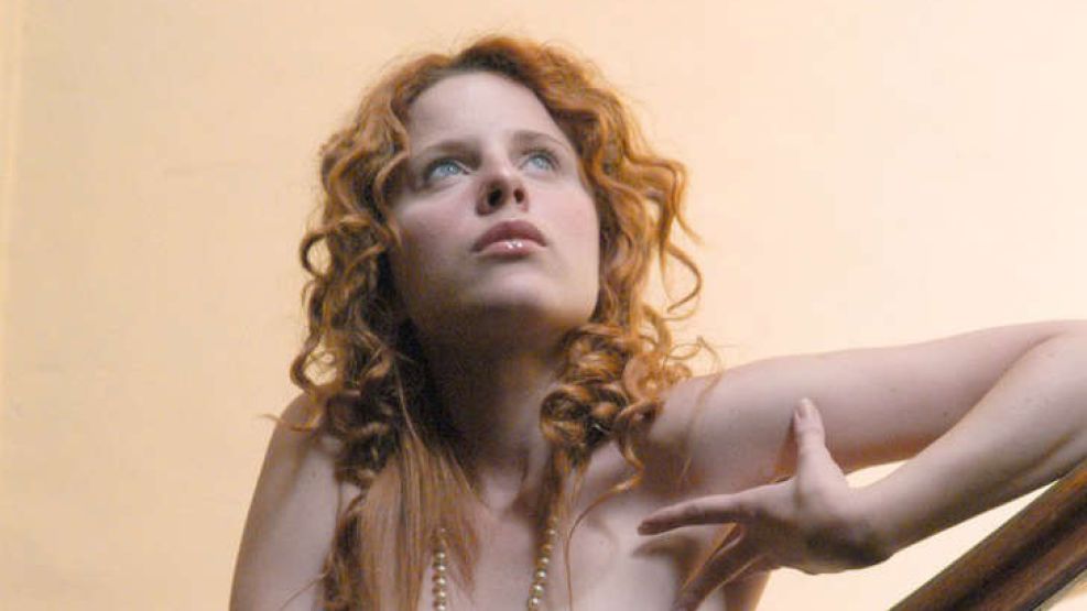 Agustina Kampfer posa desnuda como "Nicole C"