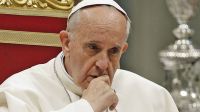 El Papa Francisco pidió rezar por Emanuel.