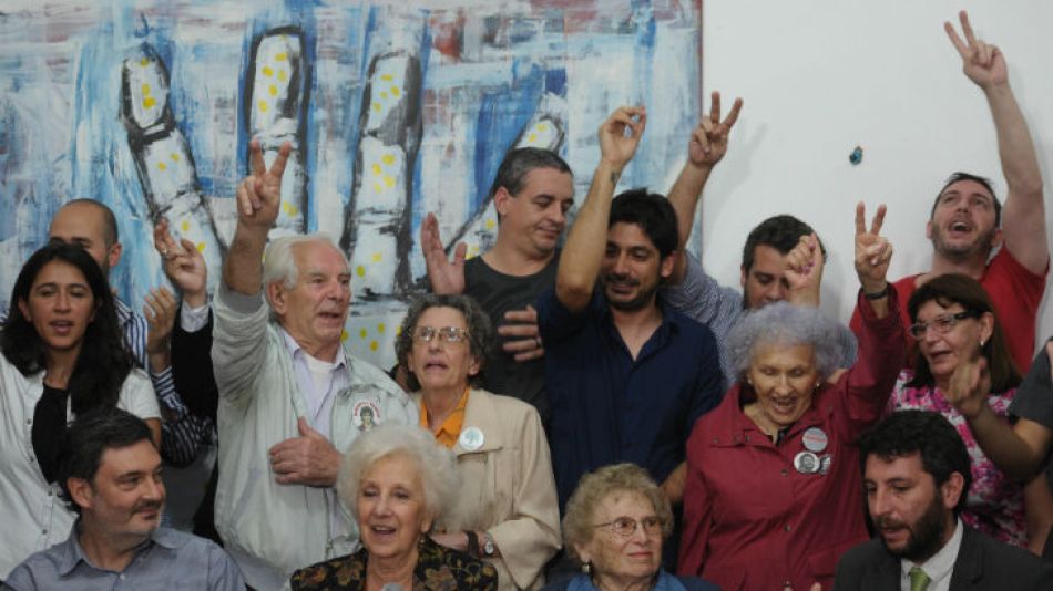 De la Cuadra, primera titular de Abuelas, falleció en 2008. "No pudo abrazar a su nieta", lamentó Carlotto.