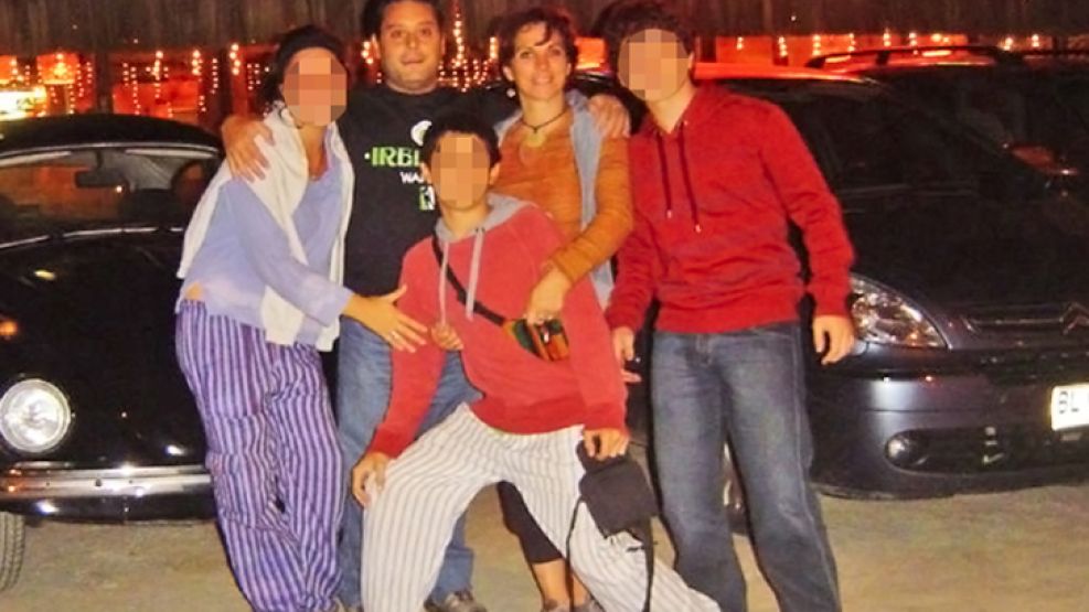 El 21 de agosto Marcelo Manino mató a Mariana Roby, su mujer durante más de 20 años. Luego se suicidió. Sus hijos de 22, 20 y 18 ahora viven con su tío materno.