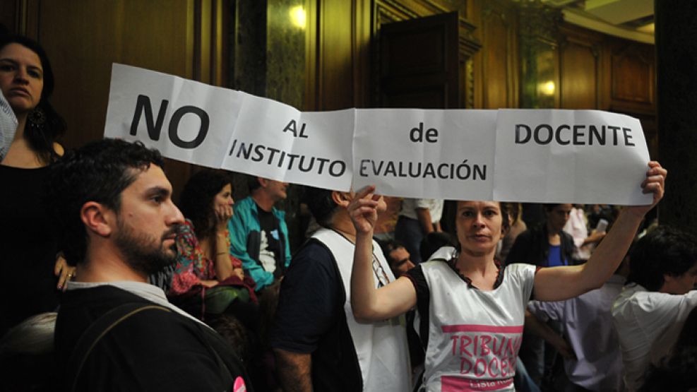 Polemica. Entre protestas, la creación del Instituto se aprobó el jueves en la Legislatura porteña.
