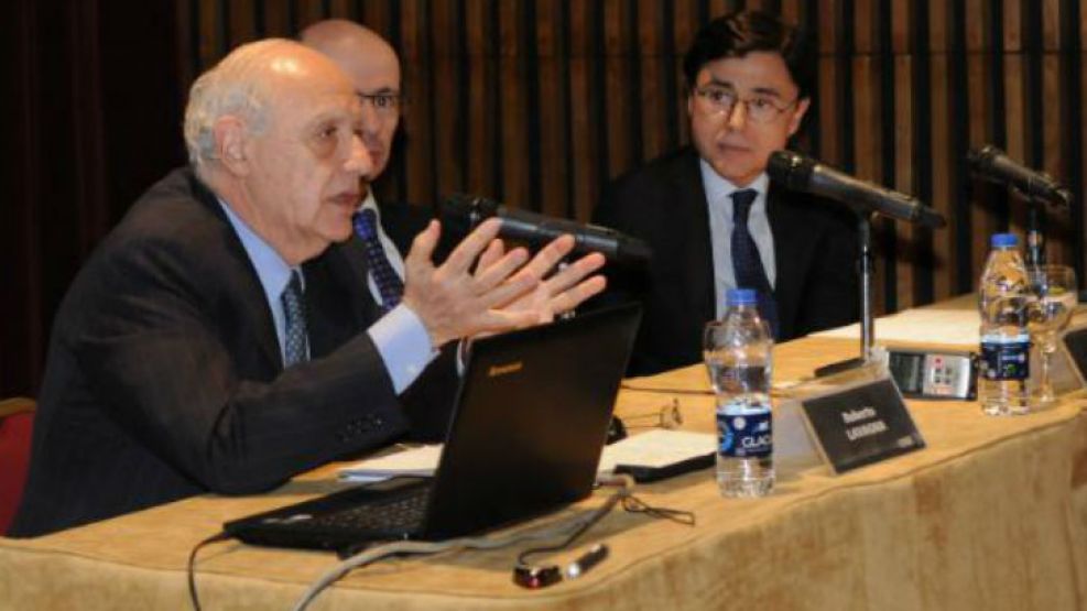 Fontevecchia y Lavagna debatieron de Economía en UADE.