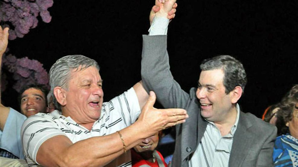 El intendente electo en la Capital levanta el brazo de Zamora