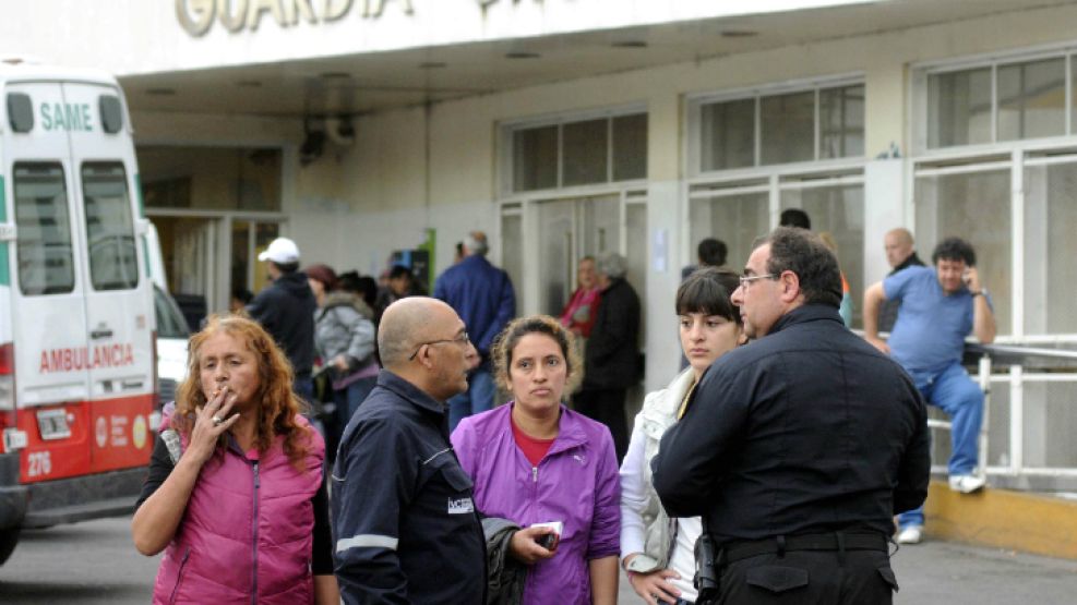 Previo al fallecimiento del internado, familiares pedía por la liberación frente al Santojanni.