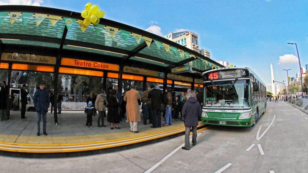 Riva estuvo a cargo del Metrobus de la 9 de julio. Se presupuestaron 115 millones de pesos y se gastaron 195.