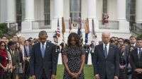 Obama, su esposa y el vice de EEUU realizan un minuto de silencio al conmemorar el 11-S