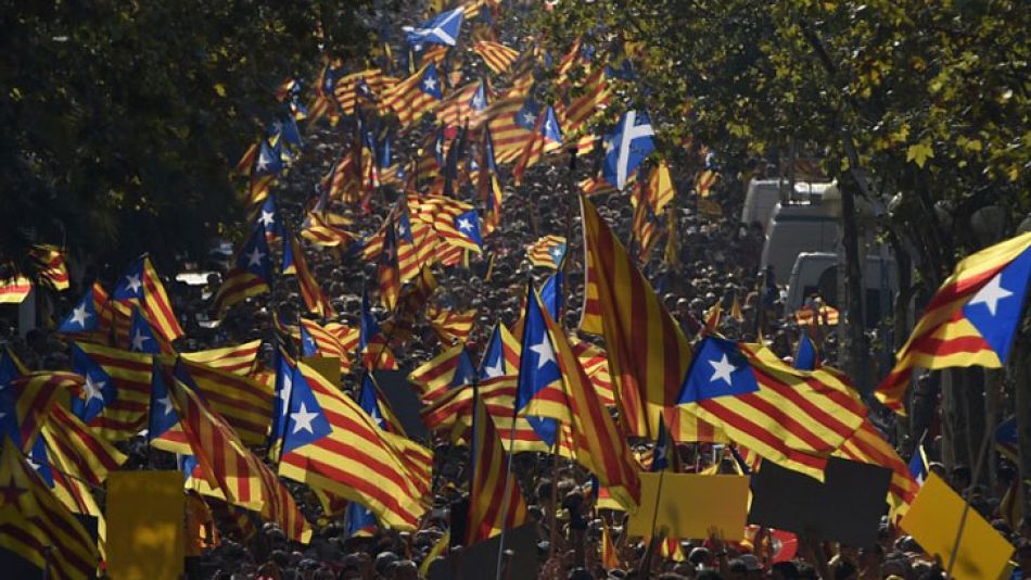 Cataluña sale a las calles de Barcelona para reclamar un referéndum en el que se decida su independencia.