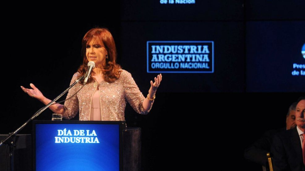 Cristina defendió a Kirchner por depositar fondos públicos en el exterior: "Lo bien que hizo"