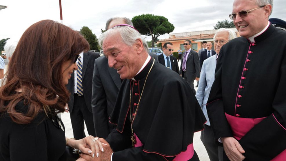 Cristina Fernández de Kirchner llegó a las 9.30 al aeropuerto militar de Ciampino, en Roma.