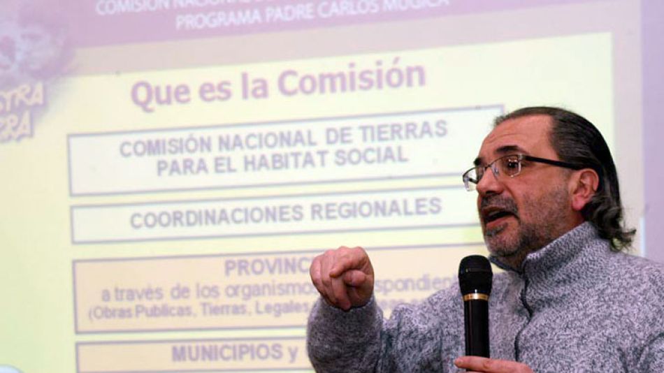 Rubén Pascolini se recibió de arquitecto con medalla de oro en la Universidad Nacional de La Plata.