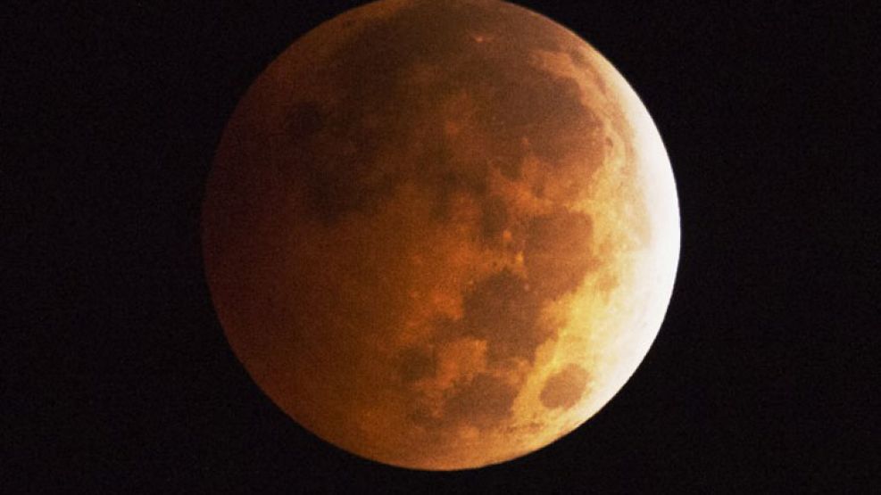 El fenómeno de la "Luna Roja" volverá a producirse dos veces más el año que viene, el 8 de abril y el 28 de septiembre de 2015. 