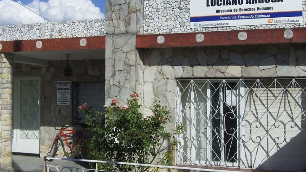 El destacamento policial de la calle Indart, en Lomas del Mirador, se abrió en 2008 a pedido de los vecinos. Resultó ser un lugar de detenciones ilegales y torturas. El intendente de La Matanza lo cer