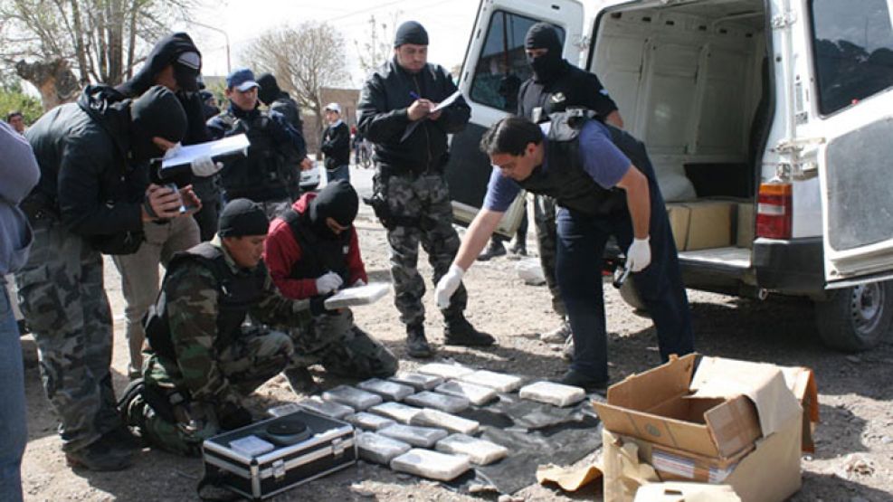 Dávila, su mujer y su cuñado estan vinculados con la "alianza narco" que cayó en 2012.