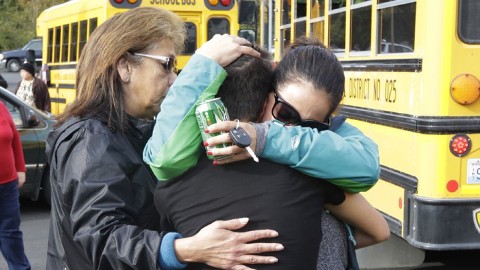 Tragedia. El homicida habría sufrido bullying. Adelantó por Twitter lo que se proponía hacer.