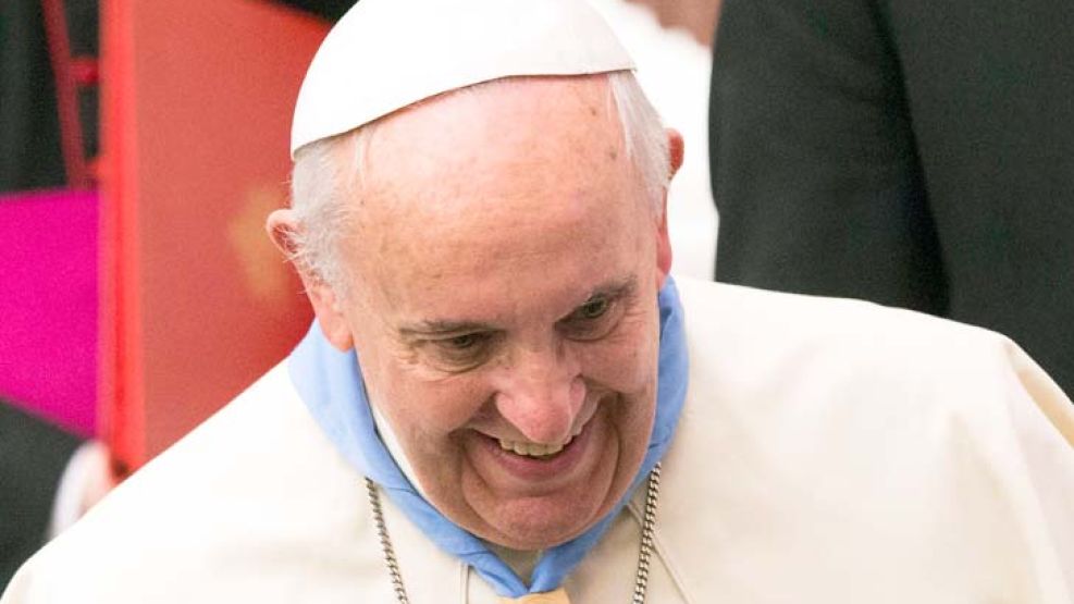 Pañuelo. El Pontífice recibió a scouts ayer en la Santa Sede.