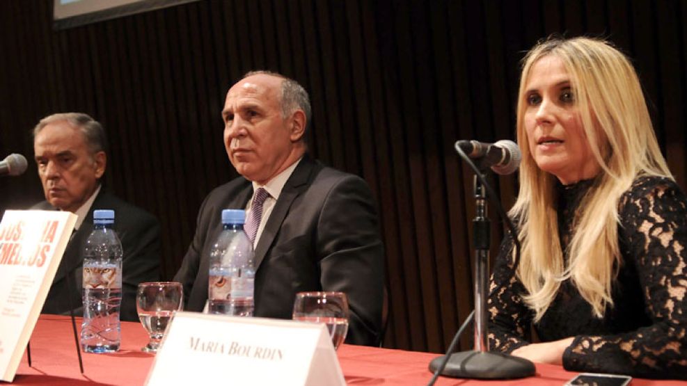 El titular de la Corte Suprema, Ricardo Lorenzetti, encabezó la presentación del libro de María Bourdín Justicia y Medios.