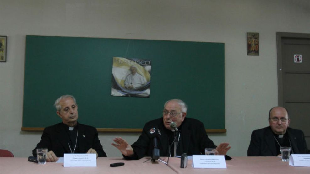 Conferencia de prensa de la mesa ejecutiva del Episcopado durante la Asamblea Plenaria de obispos.