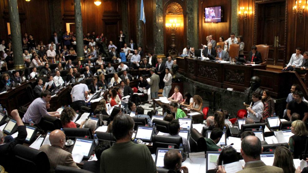 Green. La oposición cuestiona el bajo costo del canon que paga a la Comuna el Club José Jurado de Lugano.