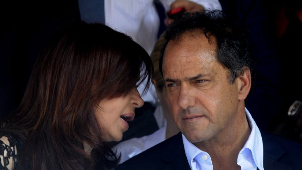 Cristina Fernández de Kirchner y Daniel Scioli fueron víctimas de espionaje, acorde al texto del fiscal.