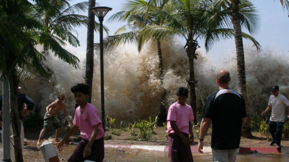 El tsunami arrasó con las costas del sur asiático y dejó 230 mil pérdidas humanas.