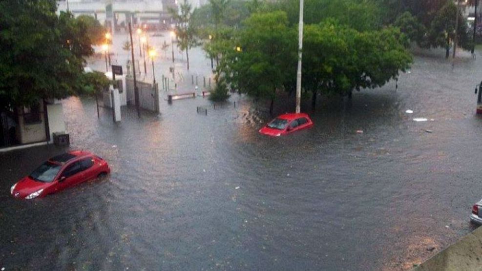 Montevideo quedó bajo el agua