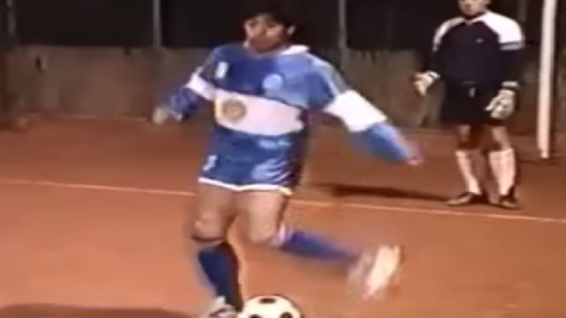 Un Maradona inédito la rompe en una cancha de tenis | 442