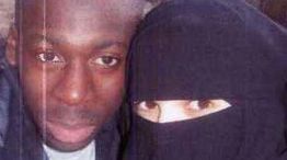 Bajo el velo. Hayat Boumeddiene (26), junto a Amedy Coulibaly.