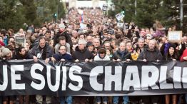 Vida. Miles de personas se congregaron en París, con lápices y caricaturas en sus manos. “Toulouse es Charlie”, rezó un cartel en el centro de la ciudad. El puerto de Marsella también se colmó de mani