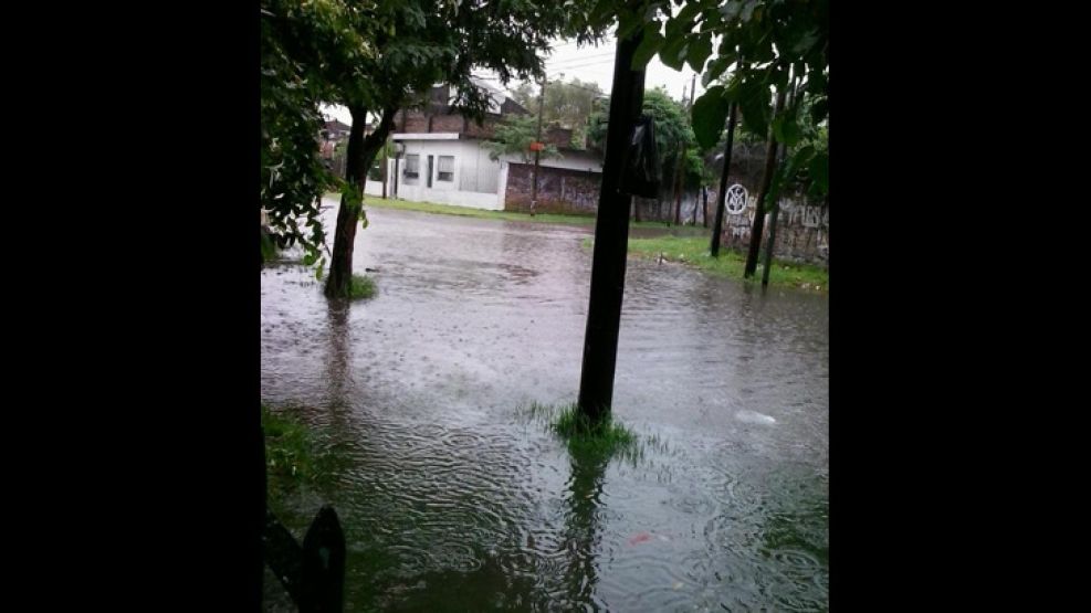 El alerta emitido por parte del SMN abarca el área metropolitana de la provincia de Buenos Aires, Córdoba, Entre Ríos y sur de Santa Fe. A ellos se sumó Chaco, azotada por el temporal.