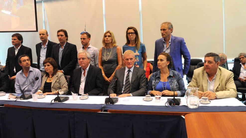 Los legisladores  requieren que se realice “una investigación seria y responsable sobre la muerte del fiscal”.