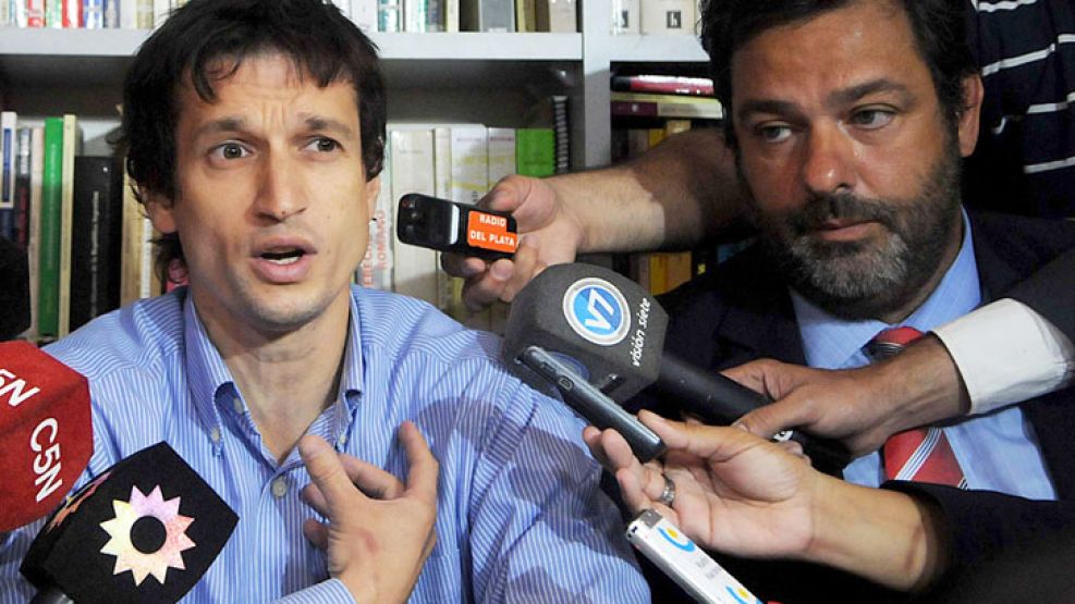 Lagomarsino fue acompañado por Rusconi, su abogado, durante la conferencia de prensa.