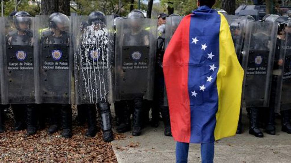El ejército de Venezuela podrá dispararle a los manifestantes.