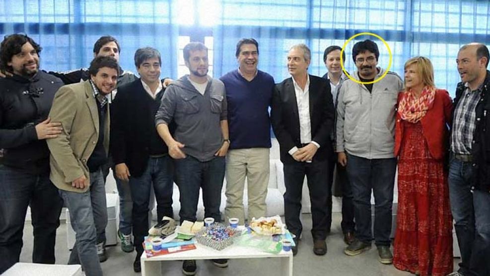 Vínculos. Martín Alaniz empezó su militancia en una escuela secundaria de Río Turbio, Santa Cruz. Años más tarde se mudó a La Plata, donde se convirtió en un referente kirchnerista.