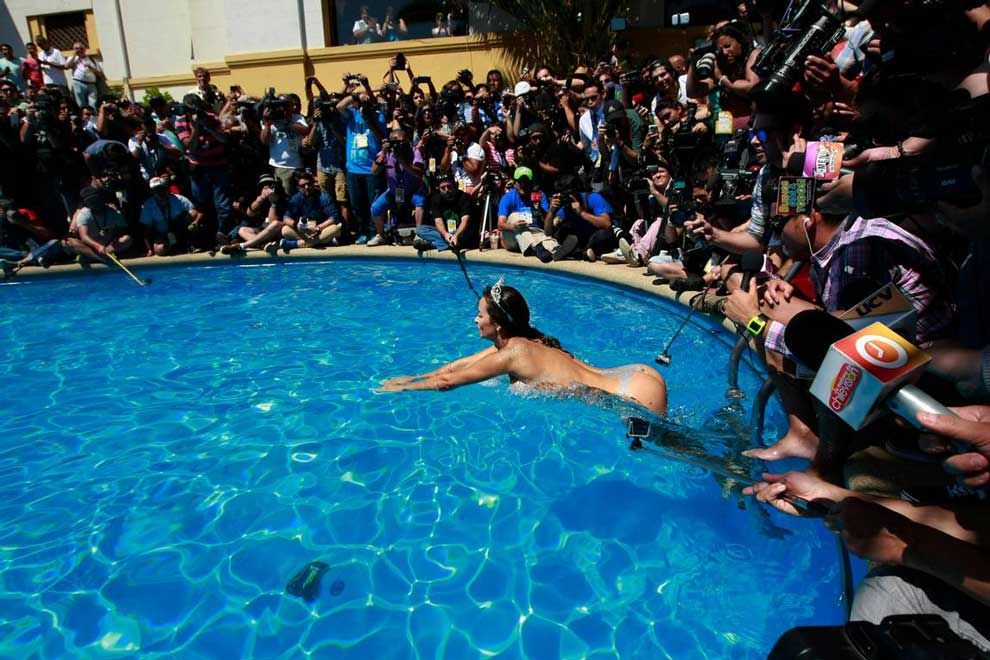 Piscinazo Jhendelyn Nunez (25)