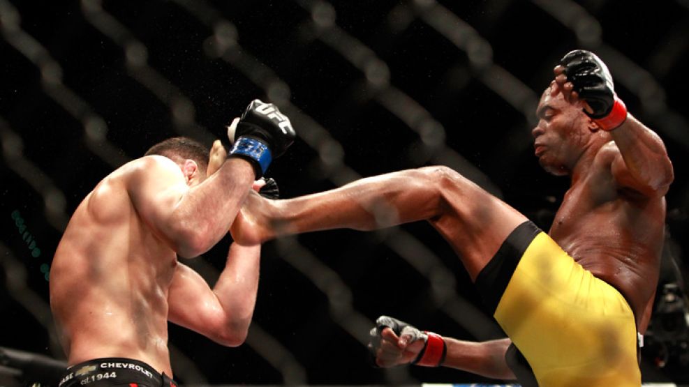 Anderson Silva regresó al octágono de UFC y triunfó por decisión unánime.