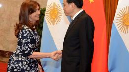 La presidenta Cristina Fernández de Kirchner junto al primer ministro Li Keqiang.