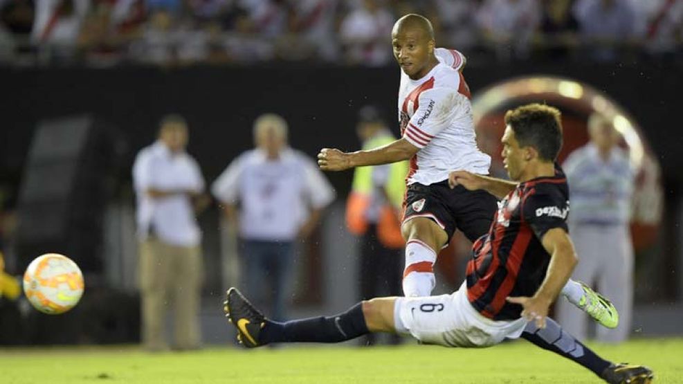 Diferencia. Pase preciso de Pity Martínez, gol de Carlos Sánchez. El equipo de Gallardo fue más durante casi todo el partido y tuvo su merecido. Pero la serie está abierta.