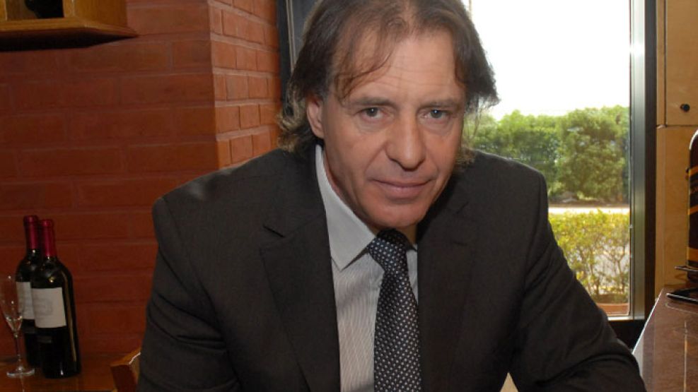 Cristóbal López es propietario de la red de salas de juegos de azar más grande de la Argentina y del tercer gran multimedios. 