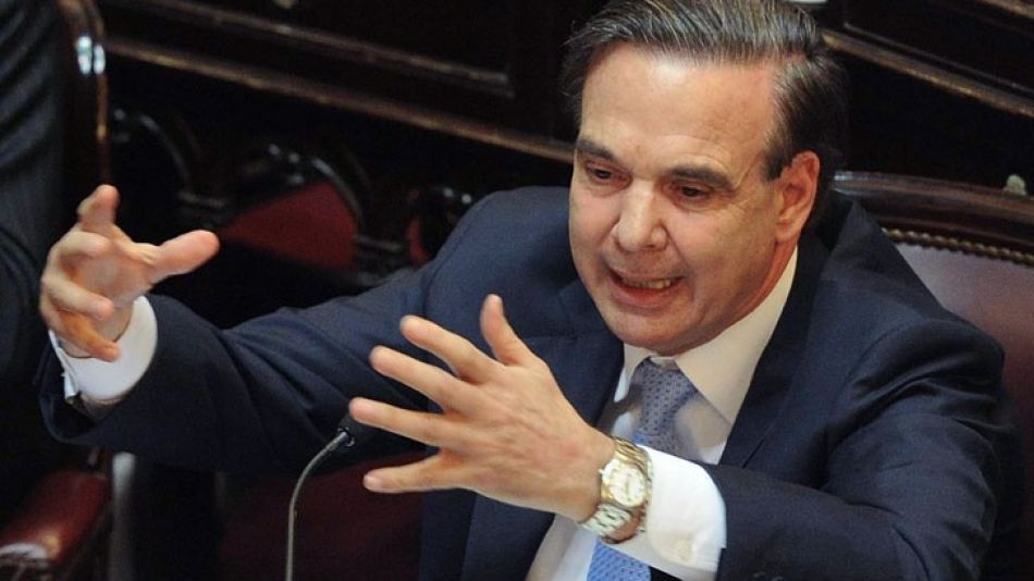 El Gobierno le soltó la mano a D'Elía. Pichetto fue el encargado de anunciarlo en plena sesión en el Congreso.
