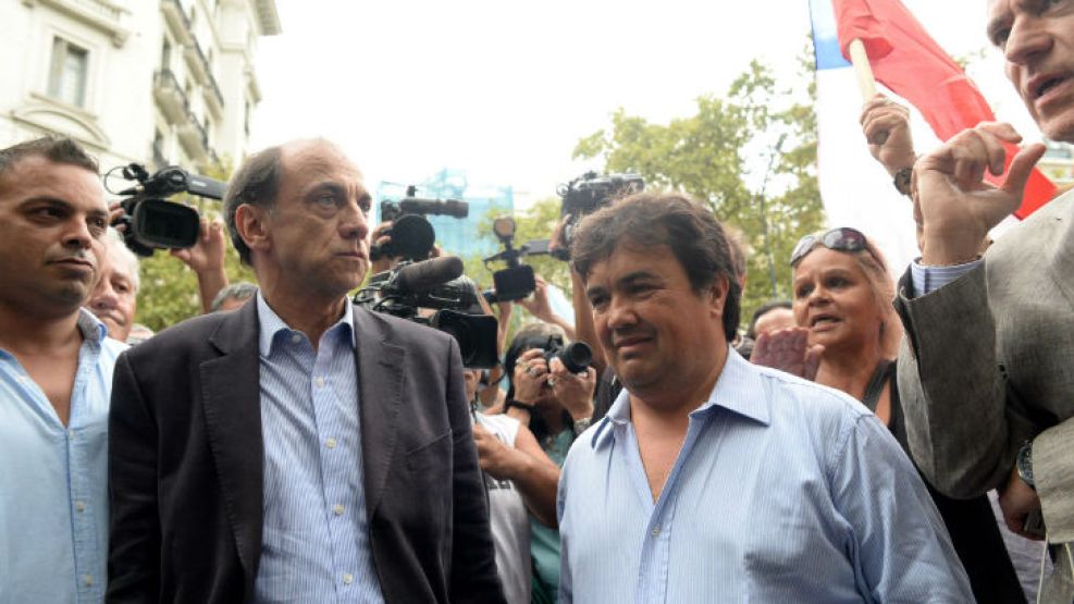 Germán Moldes, junto a los organizadores de la marcha del 18F.