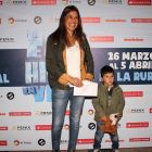 Maju Lozano y su hijo