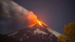 El volcán Villarrica entró en erupción ubicado a 760 km de Santiago de Chile y a 100 de Argentina.